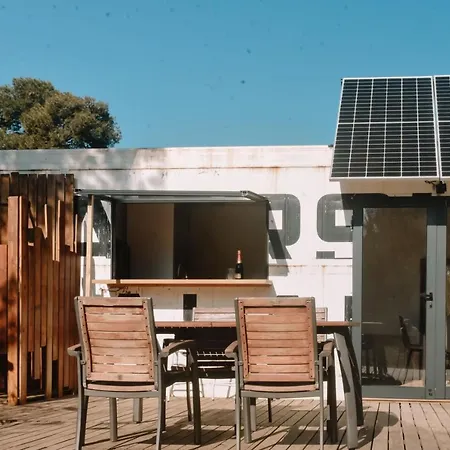Casa de Férias Cooltainer Retreat Sustainable Coastal Forest Tiny House Near Barcelona By Quirkygetaway