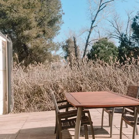 Casa de Férias Cooltainer Retreat Sustainable Coastal Forest Tiny House Near Barcelona By Quirkygetaway *