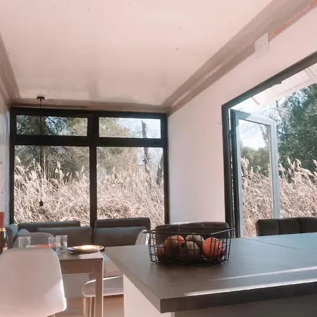 Cooltainer Retreat Sustainable Coastal Forest Tiny House Near Barcelona By Quirkygetaway 度假居 *