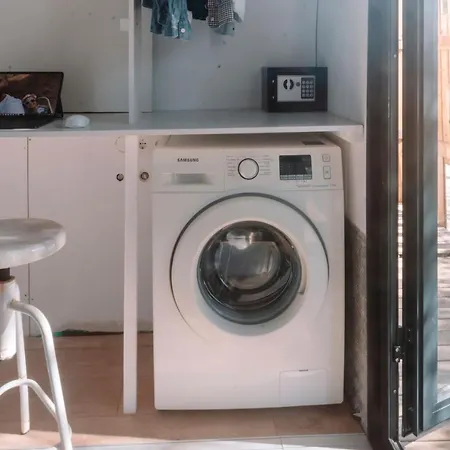 度假居 Cooltainer Retreat Sustainable Coastal Forest Tiny House Near Barcelona By Quirkygetaway *